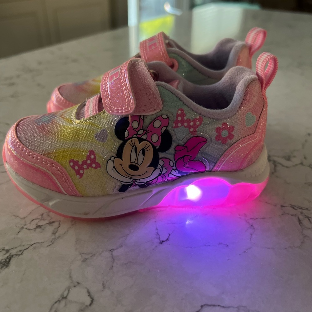 Toddler Disney Minnie Mouse sneakers